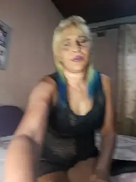 Snapshot of Goodgirlsue_77 chatting on 10-31-25, 04:08 Goodgirlsue 77 online show from 10-31-25, 04:08