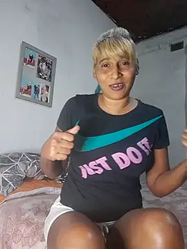 Snapshot of Goodgirlsue_77 chatting on 11-30-25, 06:45 Goodgirlsue 77 online show from 11-30-25, 06:45