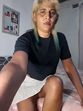 Snapshot of Goodgirlsue_77 chatting on 12-04-25, 04:05 Goodgirlsue 77 online show from 12-04-25, 04:05