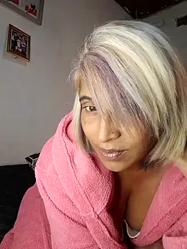 Goodgirlsue 77 online show from 04-23-26, 06:58