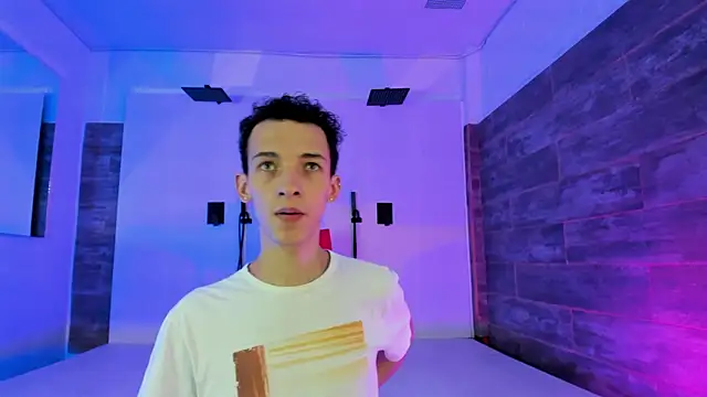 Maisondavis  online show from 12-04-24, 02:42