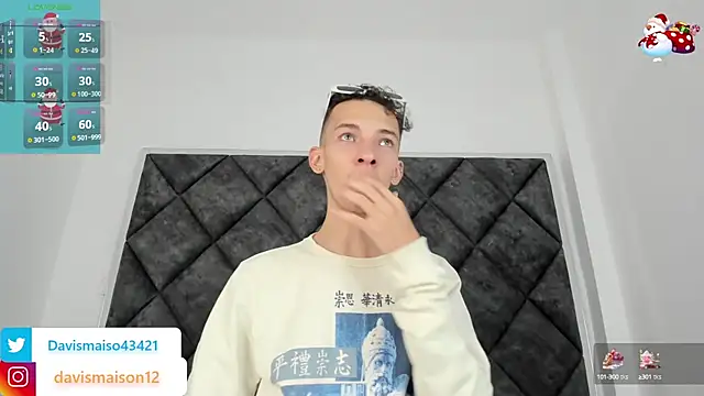 Maisondavis  online show from 12-22-24, 10:25