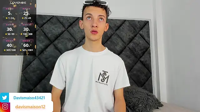 Maisondavis  online show from 01-21-25, 10:08