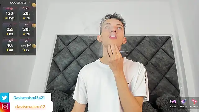 Maisondavis  online show from 01-22-25, 10:05