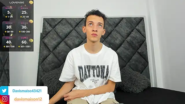 Maisondavis  online show from 01-27-25, 09:22