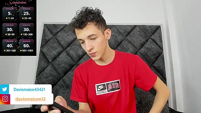 Maisondavis  online show from 01-29-25, 09:50