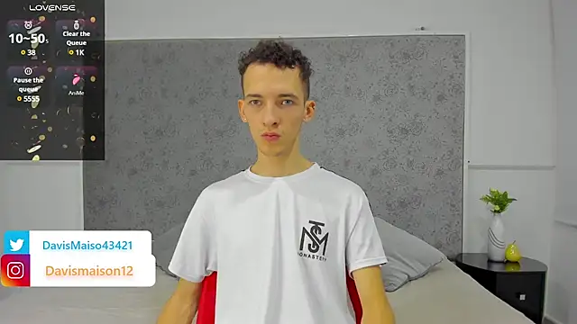 Maisondavis  online show from 02-26-25, 09:58