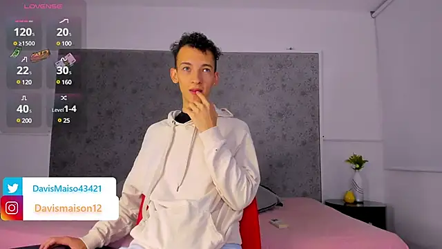 Maisondavis  online show from 03-06-25, 09:09