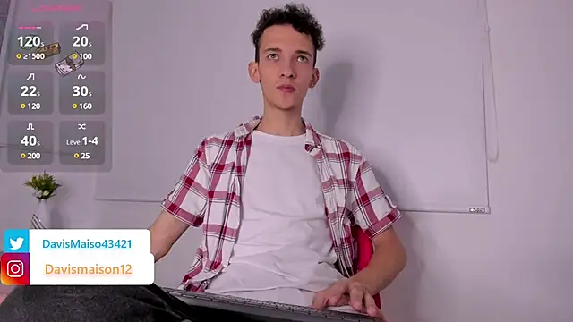 Maisondavis  online show from 03-10-25, 09:18