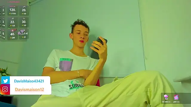 Maisondavis  online show from 03-17-25, 09:45