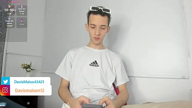 Maisondavis  online show from 03-19-25, 08:54