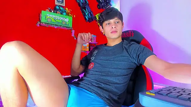 LilOwen  online show from 10-17-25, 07:05