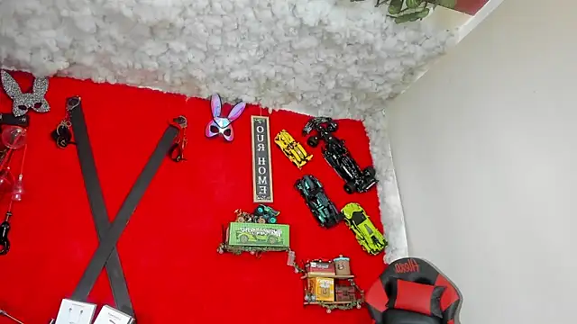 LilOwen  online show from 10-18-25, 07:03