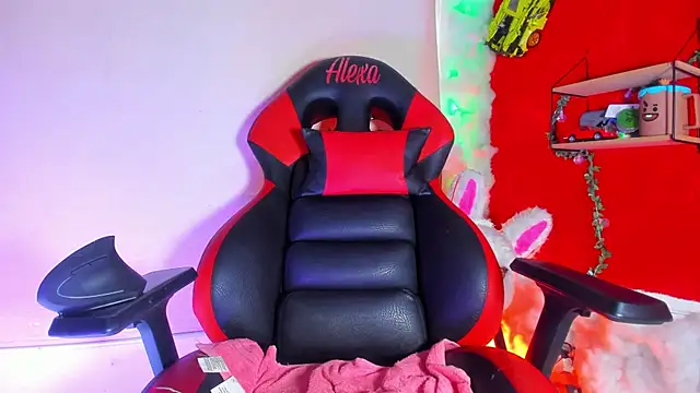 LilOwen  online show from 04-16-26, 09:39