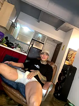 Snapshot of Dominiofit chatting on 11-03-25, 02:02 Dominiofit online show from 11-03-25, 02:02