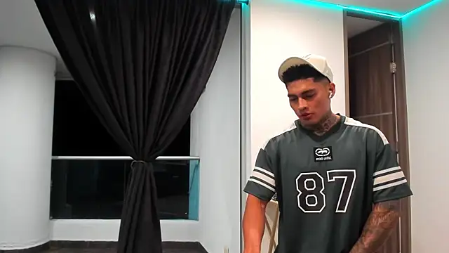 Dominiofit online show from 04-08-26, 01:49