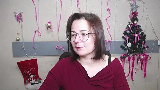 Snapshot of MarieSho chatting on 12-30-24, 10:21 MarieSho online show from 12-30-24, 10:21