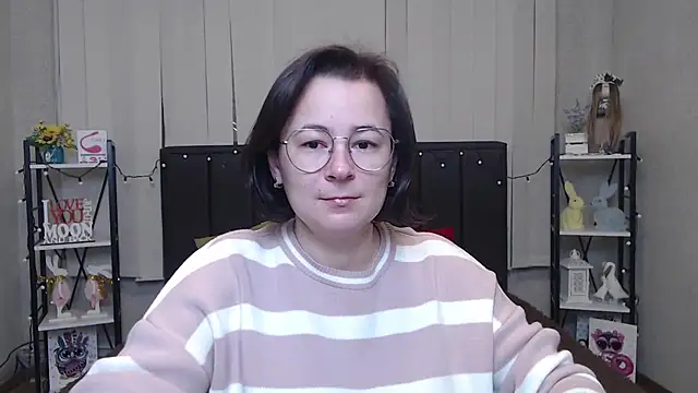 Snapshot of MarieSho chatting on 02-03-25, 07:07 MarieSho online show from 02-03-25, 07:07