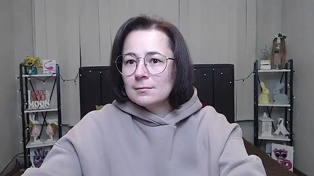 Snapshot of MarieSho chatting on 02-07-25, 07:18 MarieSho online show from 02-07-25, 07:18