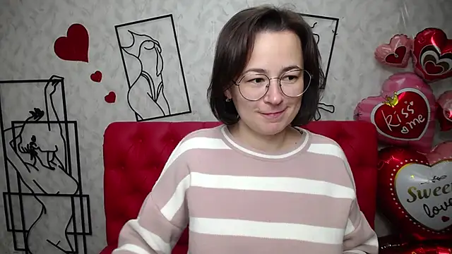 Snapshot of MarieSho chatting on 02-18-25, 05:53 MarieSho online show from 02-18-25, 05:53