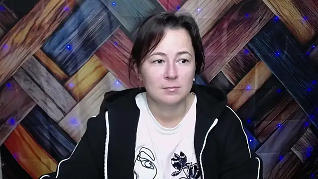 Snapshot of MarieSho chatting on 10-06-25, 06:33 MarieSho online show from 10-06-25, 06:33