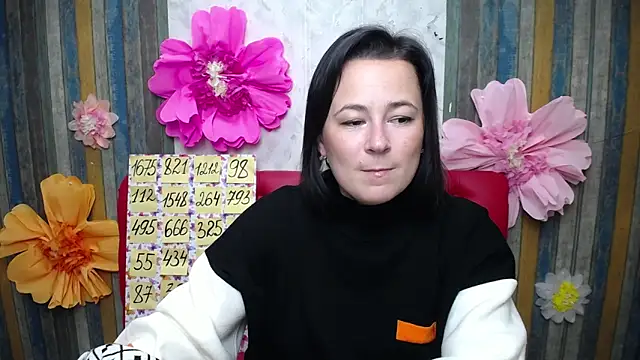 Snapshot of MarieSho chatting on 10-10-25, 05:23 MarieSho online show from 10-10-25, 05:23