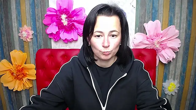 Snapshot of MarieSho chatting on 10-12-25, 05:12 MarieSho online show from 10-12-25, 05:12