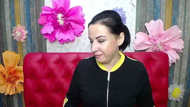 ElizabethSho online show from 10-15-25, 05:13