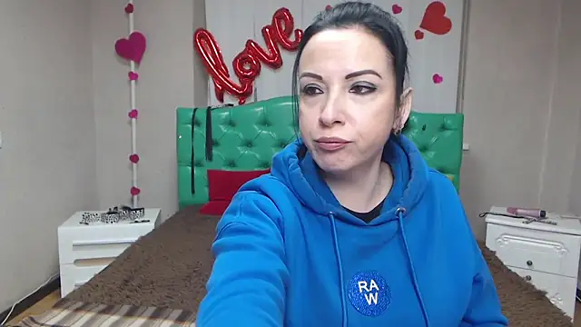 ElizabethSho online show from 02-11-26, 08:25