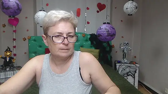 EmiliaGree online show from 10-31-25, 06:09