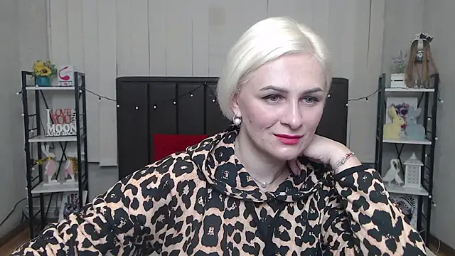 OliviaHorst online show from 09-26-25, 05:33