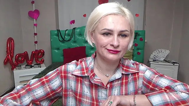 OliviaHorst online show from 11-22-25, 06:18