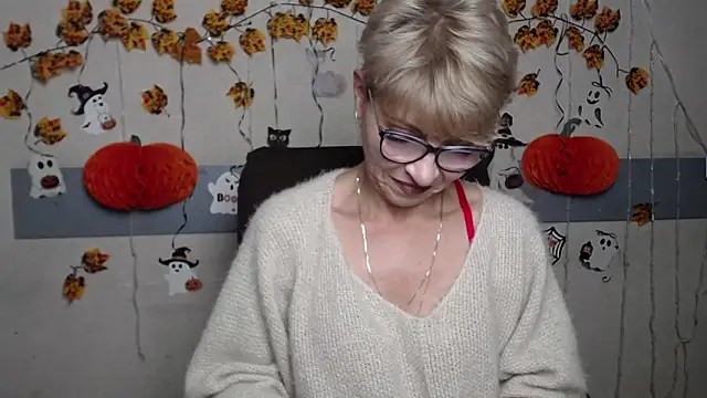 EllaBonito online show from 10-30-25, 06:37