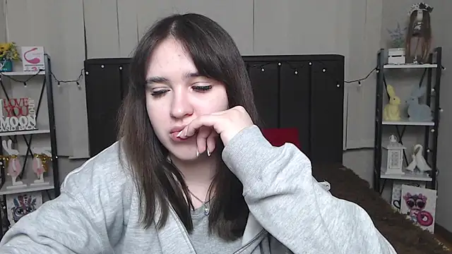 Snapshot of LauraHlot chatting on 02-03-25, 04:25 LauraHlot online show from 02-03-25, 04:25