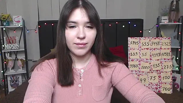 Snapshot of LauraHlot chatting on 02-05-25, 06:15 LauraHlot online show from 02-05-25, 06:15