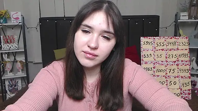 Snapshot of LauraHlot chatting on 02-06-25, 01:27 LauraHlot online show from 02-06-25, 01:27