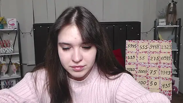 Snapshot of LauraHlot chatting on 02-07-25, 12:53 LauraHlot online show from 02-07-25, 12:53