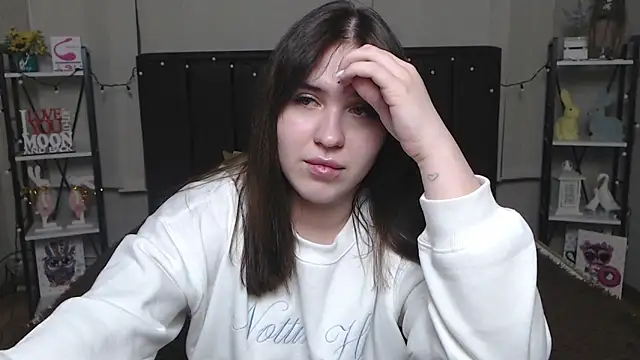 Snapshot of LauraHlot chatting on 02-09-25, 06:43 LauraHlot online show from 02-09-25, 06:43