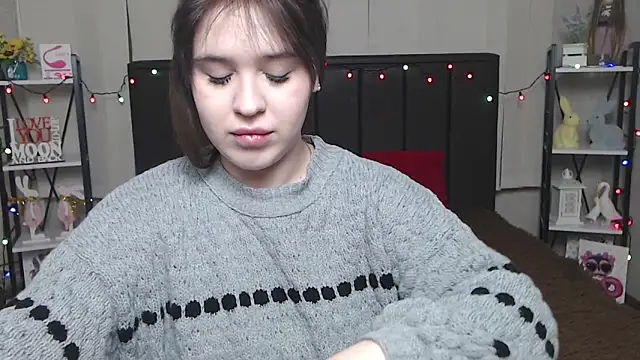 Snapshot of LauraHlot chatting on 02-09-25, 06:05 LauraHlot online show from 02-09-25, 06:05