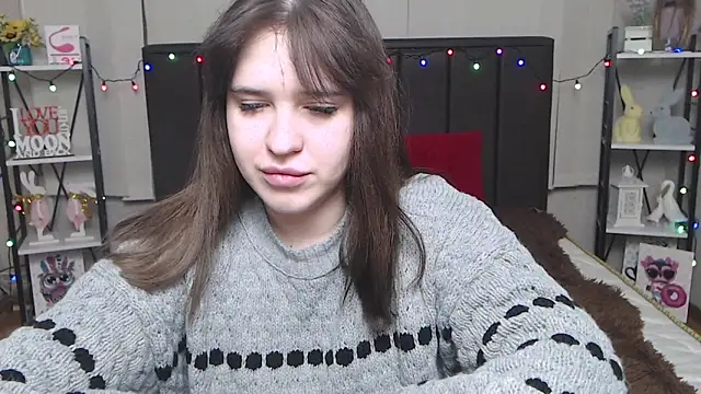 Snapshot of LauraHlot chatting on 02-10-25, 12:52 LauraHlot online show from 02-10-25, 12:52