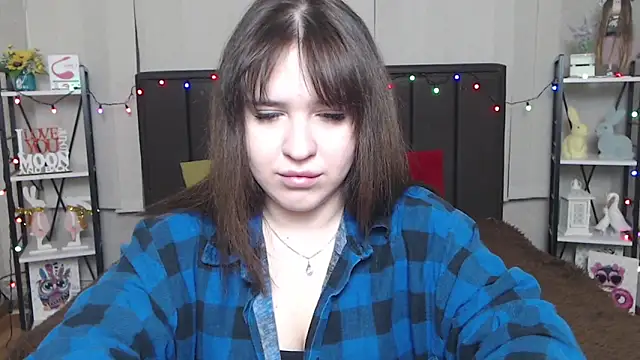 Snapshot of LauraHlot chatting on 02-10-25, 06:24 LauraHlot online show from 02-10-25, 06:24