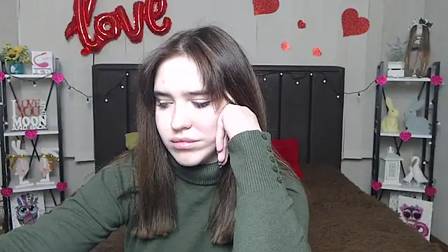 Snapshot of LauraHlot chatting on 02-21-25, 01:55 LauraHlot online show from 02-21-25, 01:55