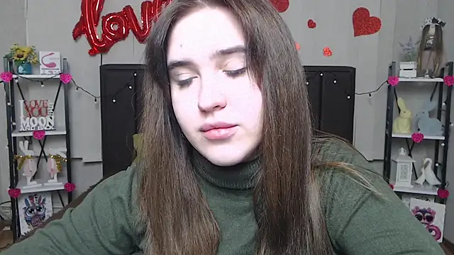 Snapshot of LauraHlot chatting on 02-21-25, 05:02 LauraHlot online show from 02-21-25, 05:02