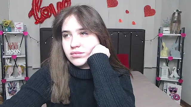 Snapshot of LauraHlot chatting on 02-23-25, 06:23 LauraHlot online show from 02-23-25, 06:23