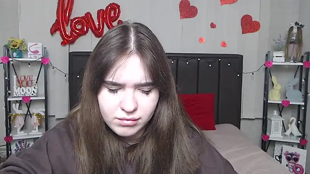 Snapshot of LauraHlot chatting on 02-24-25, 09:20 LauraHlot online show from 02-24-25, 09:20