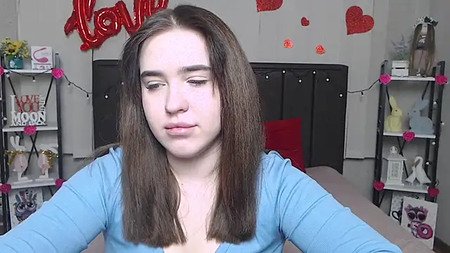 Snapshot of LauraHlot chatting on 02-26-25, 09:16 LauraHlot online show from 02-26-25, 09:16