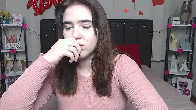 Snapshot of LauraHlot chatting on 03-03-25, 09:48 LauraHlot online show from 03-03-25, 09:48