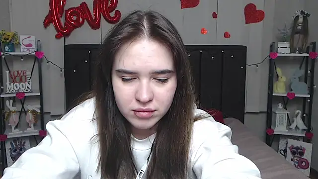 Snapshot of LauraHlot chatting on 03-07-25, 01:53 LauraHlot online show from 03-07-25, 01:53