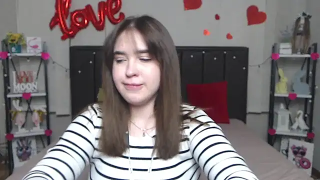 Snapshot of LauraHlot chatting on 03-08-25, 09:50 LauraHlot online show from 03-08-25, 09:50