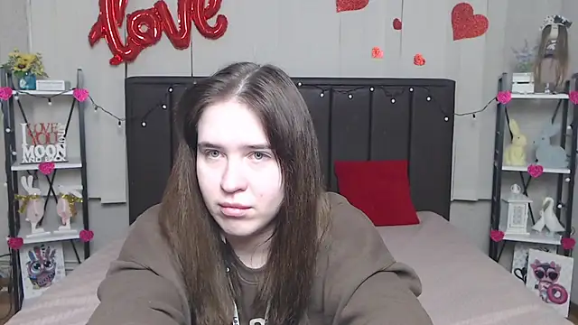 Snapshot of LauraHlot chatting on 03-11-25, 01:37 LauraHlot online show from 03-11-25, 01:37